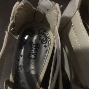 Platform shoes. Beige size 9